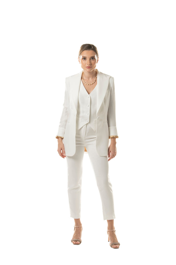 DESIGNER THREE PIECE SUIT WITH CONTRAST LINING